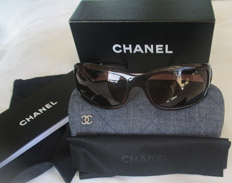 xxM1161M Chanel sunglasses with box, holder, lens cloth, instructions x